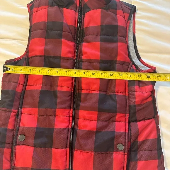 Natural Reflections Women’s Red/Black Checkered Puffer vest Size S/P - Picture 9 of 9